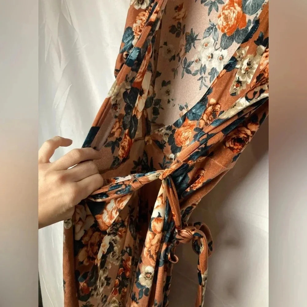 Peach love California floral long sleeve tie thru dress woman’s medium - Picture 4 of 7